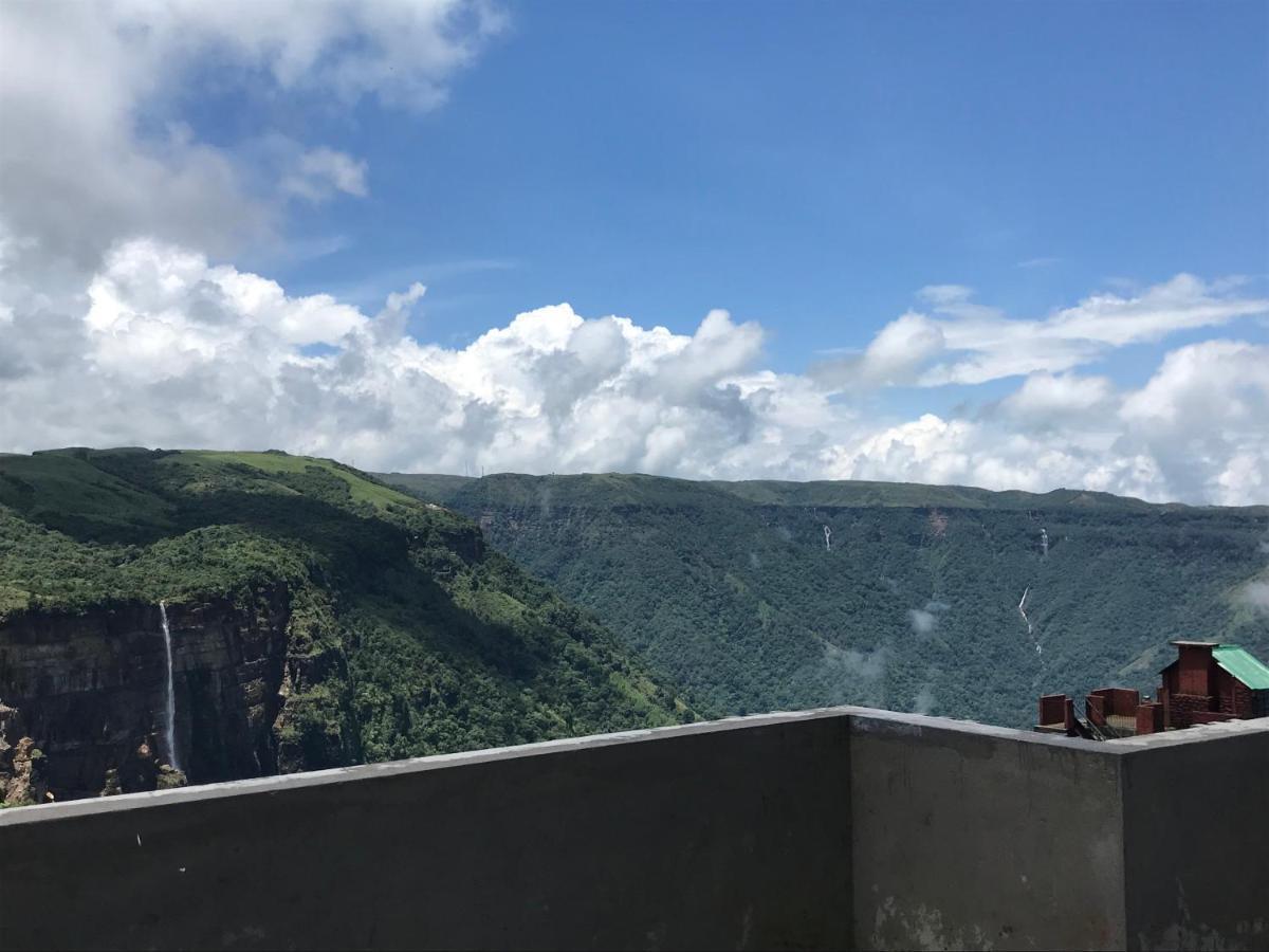 Aisha Guest House Bed & Breakfast Cherrapunji Esterno foto